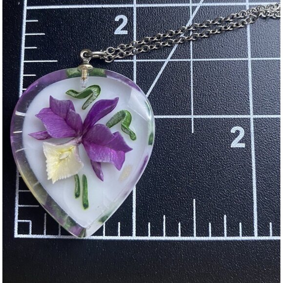 Vintage Violet Flower Lot China Creamer God is Love Pressed Necklace Cottagecore - Picture 7 of 15